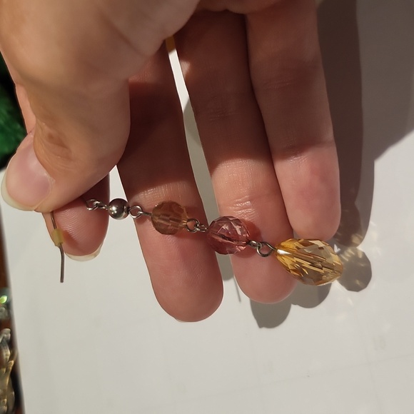 Light pink and rose colored earrings - Picture 2 of 3